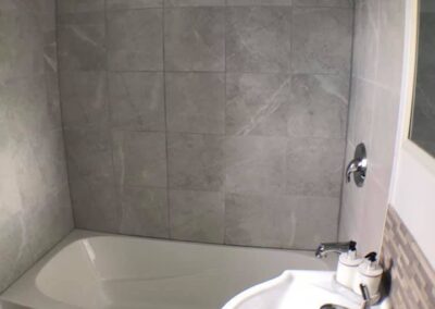 apt-2-bathroom-2